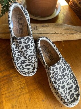 Hey Dude Misty cotton canvas grey cheetah/animal print slip on/cork insole. Sz 8